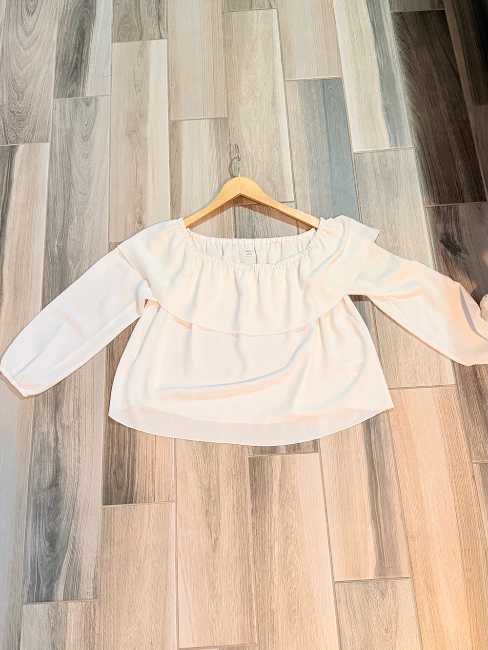 Wilfred Off-Shoulder White Ruffle Blouse - Picture 6 of 8